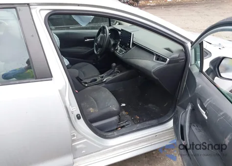 2021 Toyota Corolla Le z USA, uszkodzony, nr VIN 5YFEPMAE5MP190246